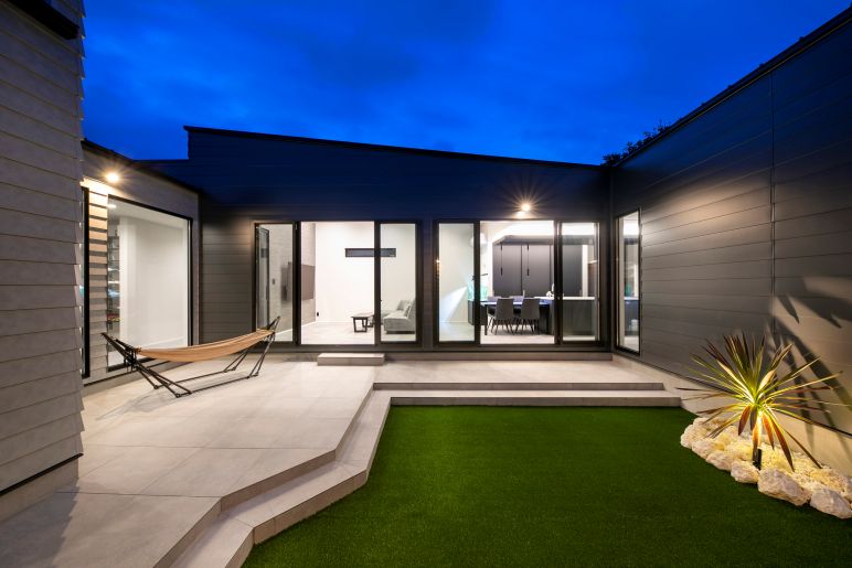 https://joy-house.info